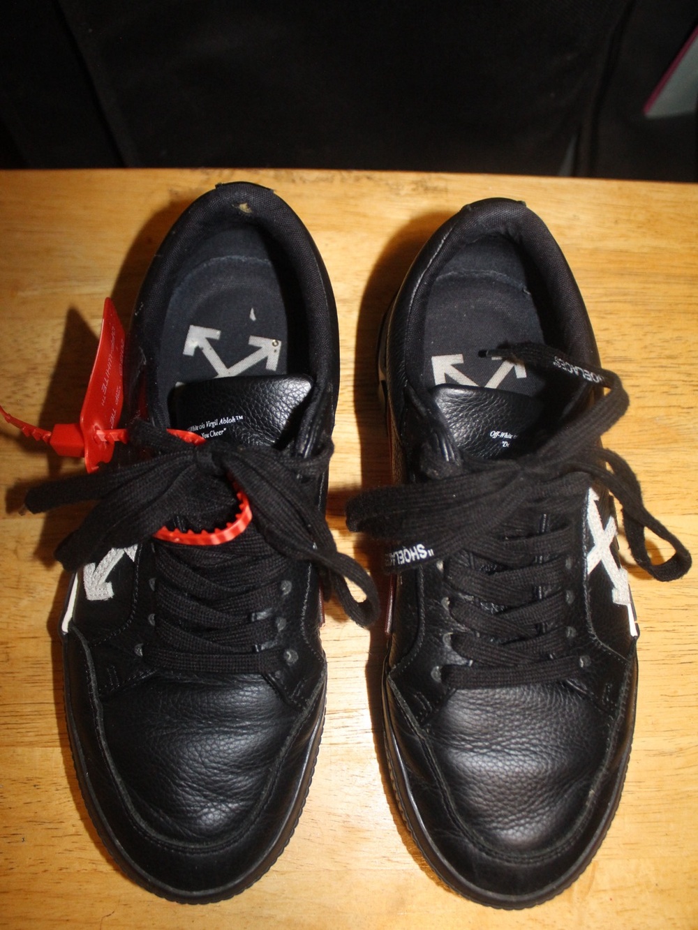 Off-White Black Leather Low-Top Sneakers with White Arrow & Striped Midsole - Picture 3 of 11